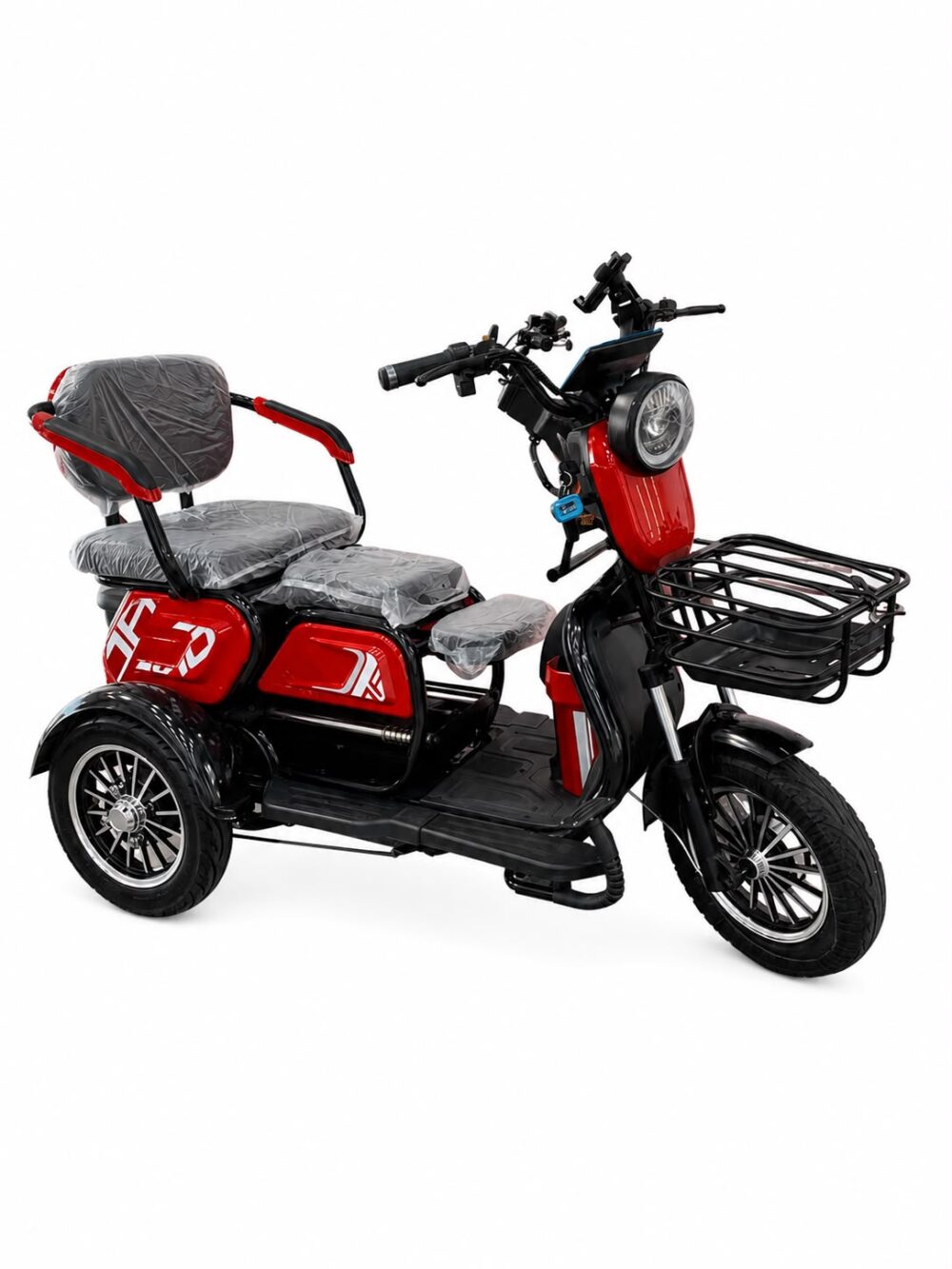 Three wheel electric scooter for 3 passengers